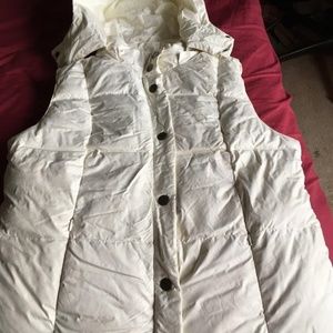 Women White Color Puffer Vest With Hood